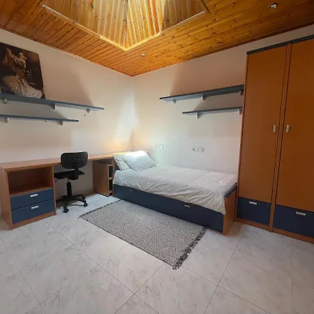 Atico Con Magnifica Terraza En