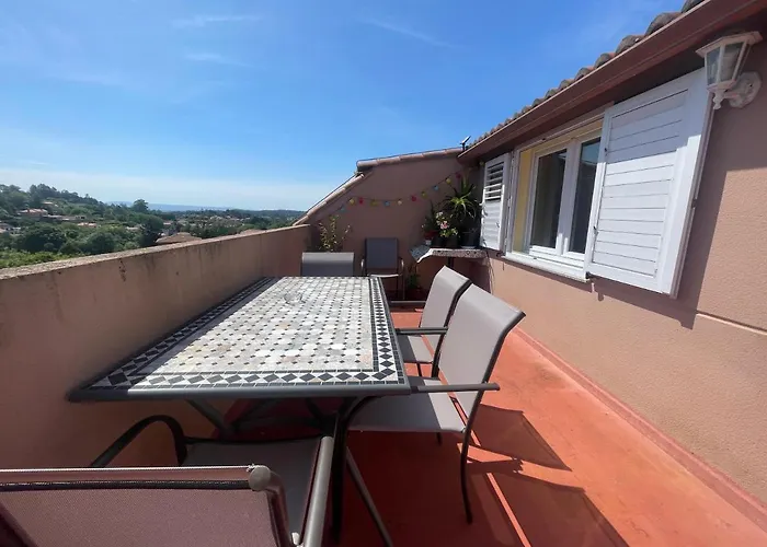 Atico Con Magnifica Terraza En