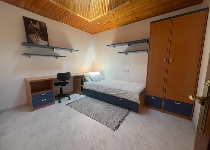 Atico Con Magnifica Terraza En